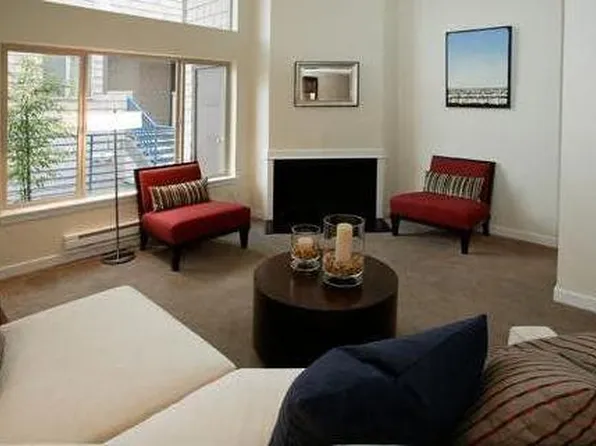 5847 NE 75th St APT A212, Seattle, WA 98115