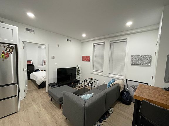 2nd image of 630 S 19th St Floor 1