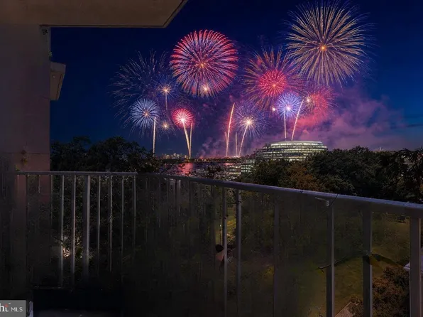 560 N St SW APT 801, Washington, DC 20024