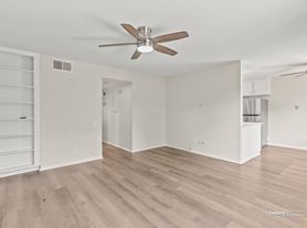 365 N Saturmino Dr, Palm Springs, CA