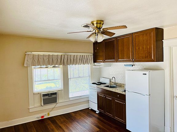 3rd image of 203 N Dillard St #6