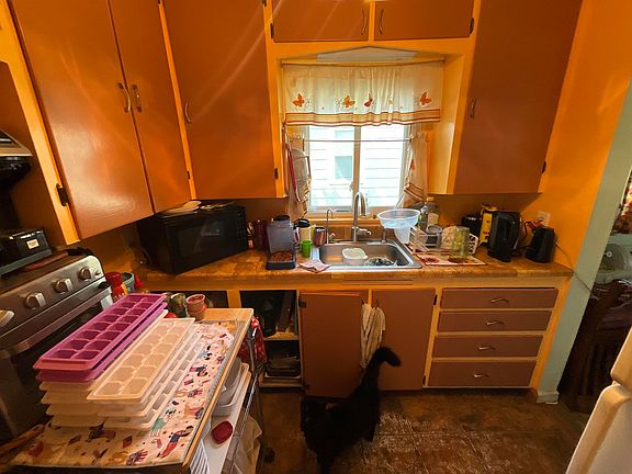 3rd image of 3022 W Elm St