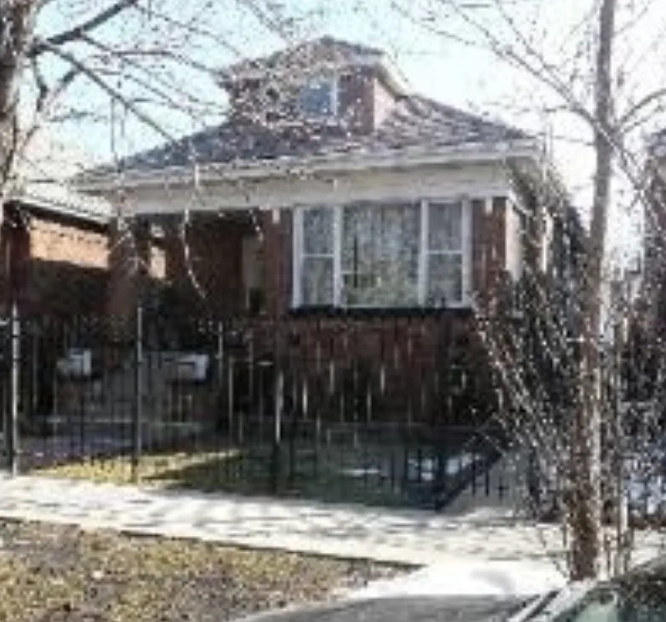 5925 S Washtenaw Ave photo 1