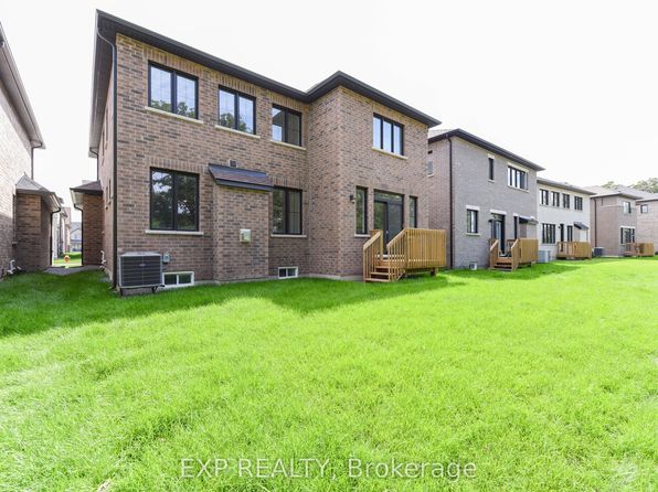 1431 Wellwood Ter, Milton, ON L9E 1V1