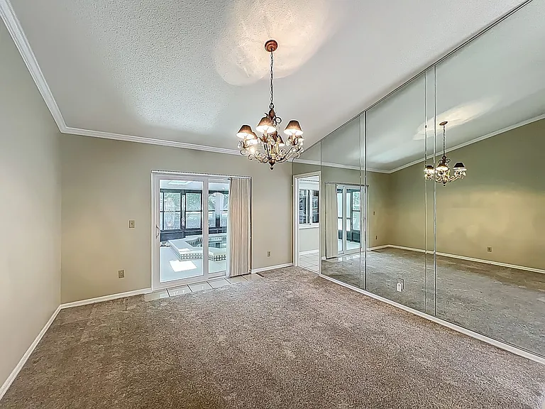 1843 Shadyhill Ter — Photo 34