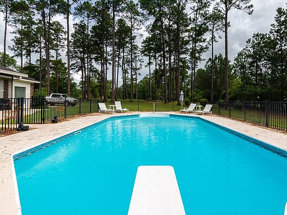2nd image of 710 Wildwood Dr
