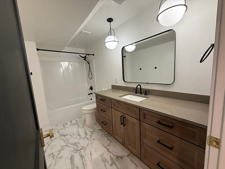 2156 W Thomas St — Photo 26