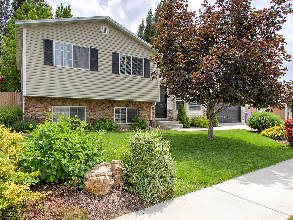 1st image of 2263 W 1750th St N