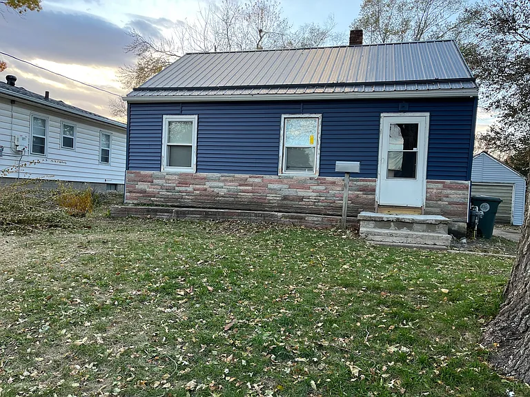 826 Englewood Ave — Photo 1