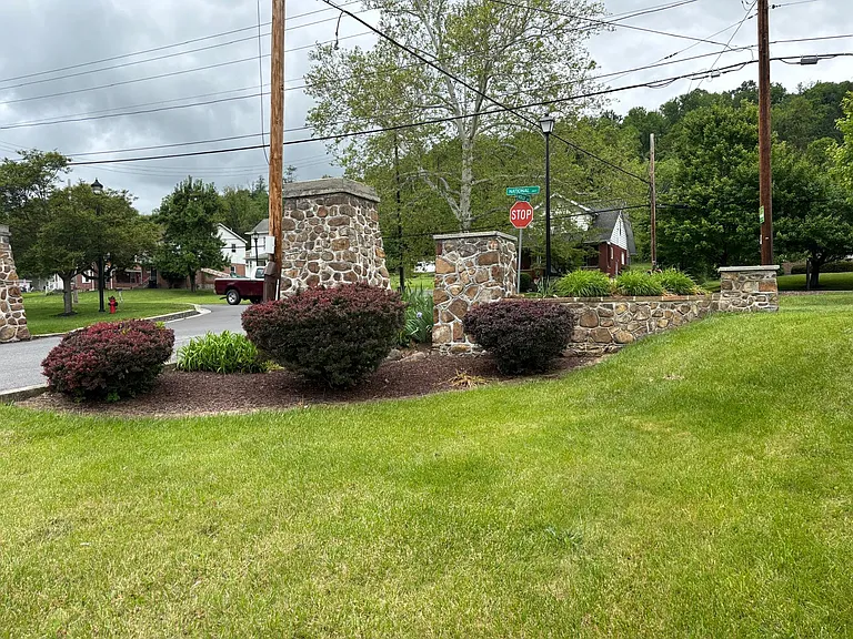 818 National Hwy — Photo 9