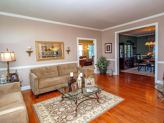 5th image of 7 Penn Elmer Dr