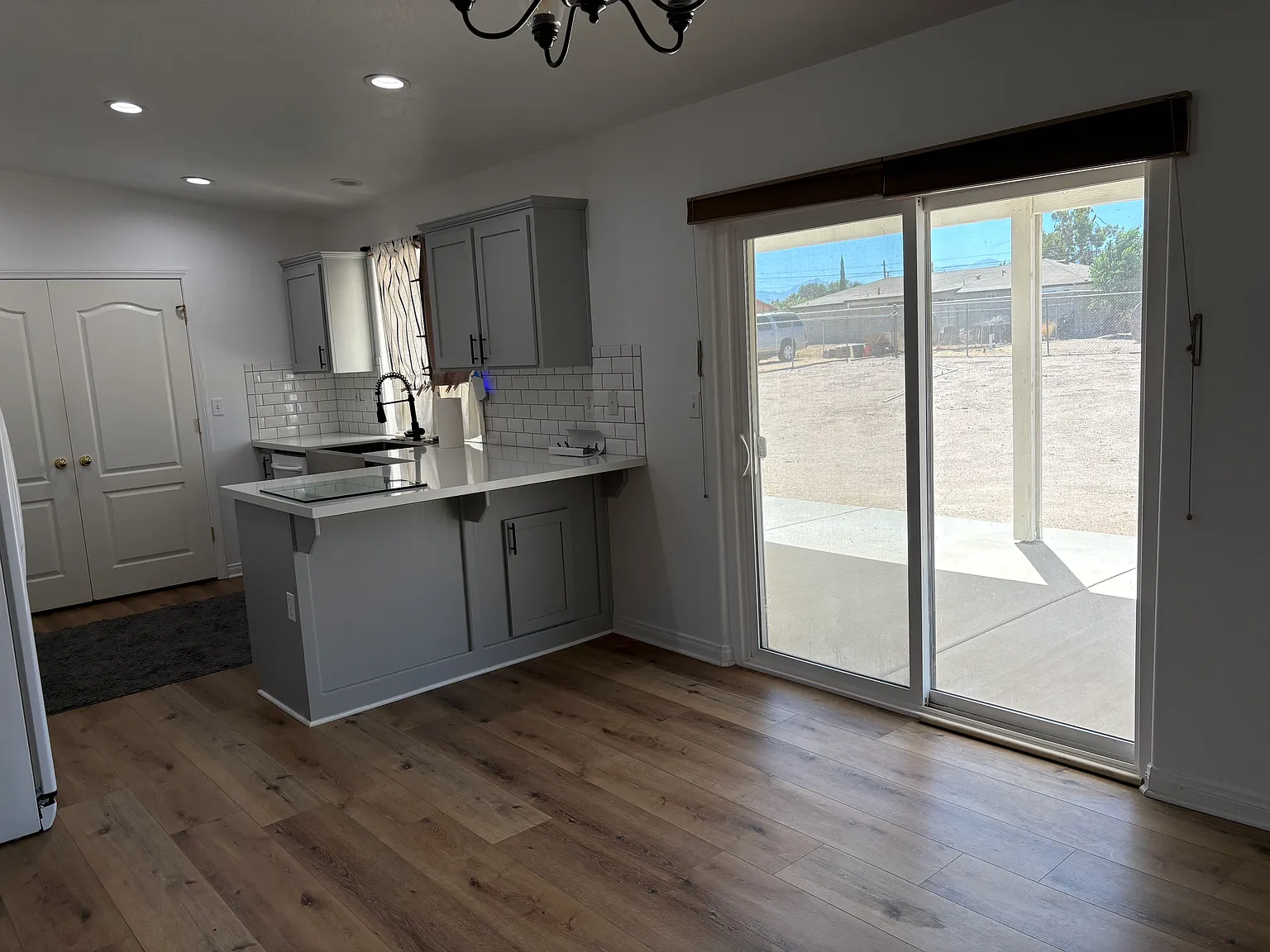 9908 Redwood Ave — Photo 3