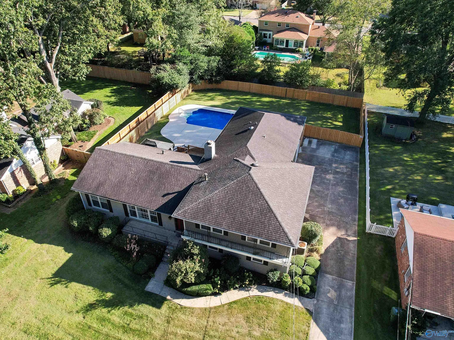 5 bed, 3.5 bath, 3433 sqft, $3,700 — Photo 2