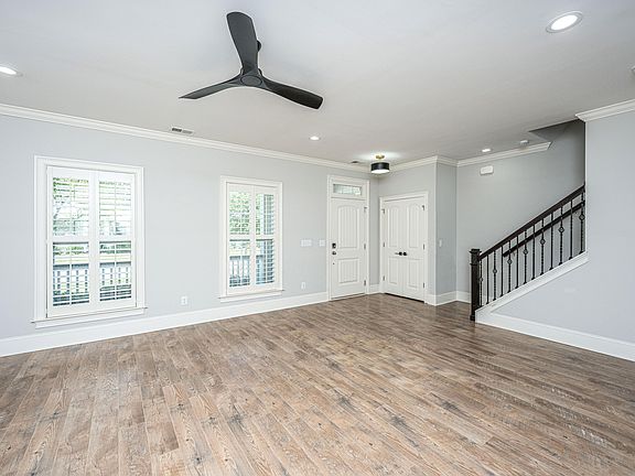 5th image of 3435 Yarmouth Dr