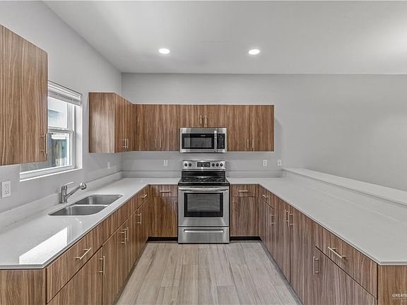 4th image of 3900 Whitewing Ave