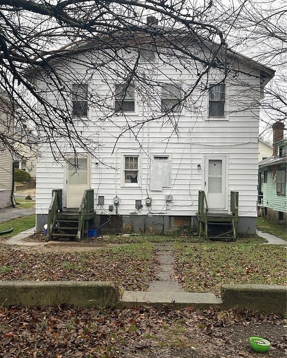 2nd image of 2025 Ravenwood Ave #2023