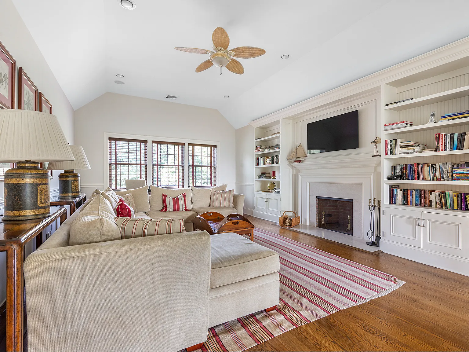 Gorgeous Water Mill Gambrel — Photo 4
