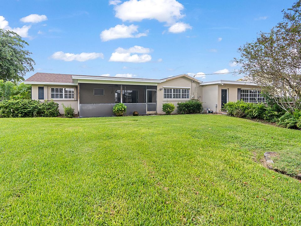 1st image of 301 SW 12th Avenue