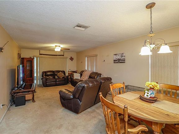 3rd image of 25844 Aberdovey Ave