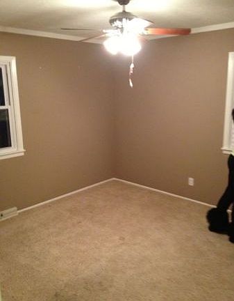 3rd image of 613 NW Village Dr