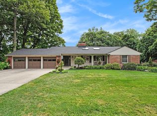 1150 Maplegrove Dr NW, Grand Rapids, MI 49504