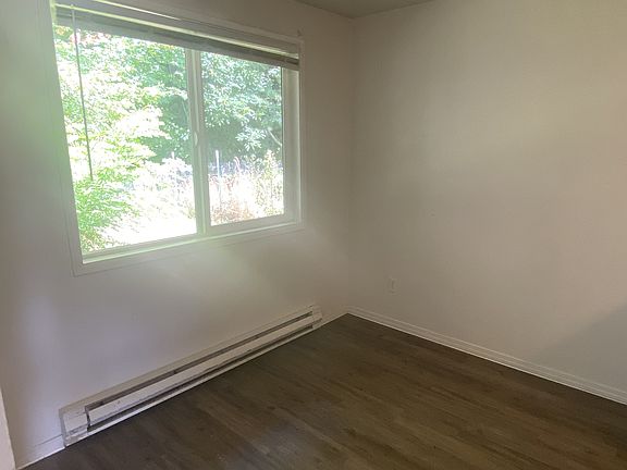 4th image of 811 Devoe St SE #1
