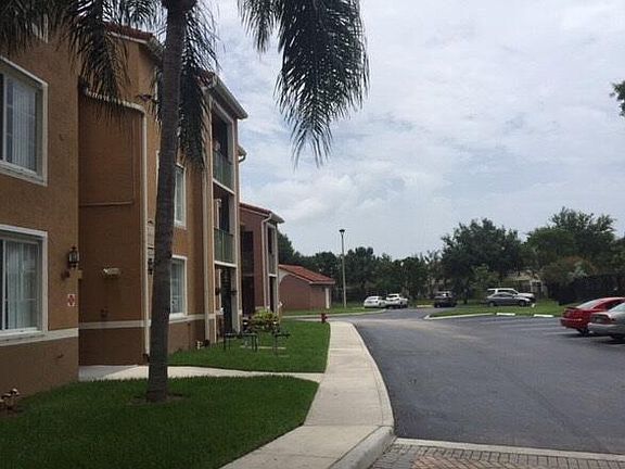 2nd image of 7808 Sonoma Springs Cir APT 303