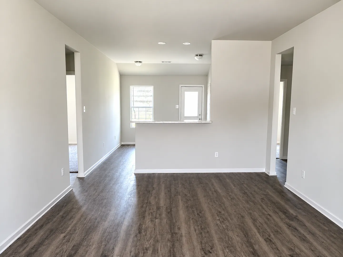 4 Bed / 2 Bath with garage!! — Photo 2