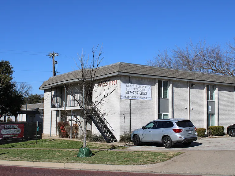 4500 Camp Bowie Blvd #8 — Photo 7