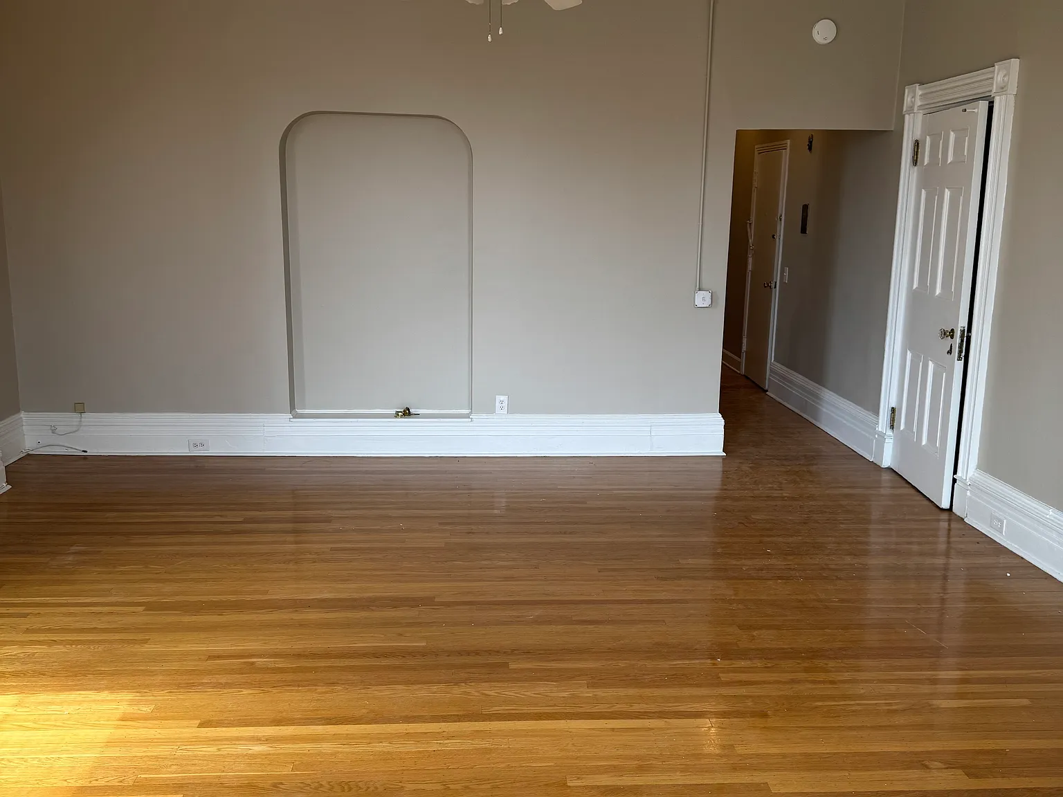 2 bed, 1200 sqft, $1,500 — Photo 2