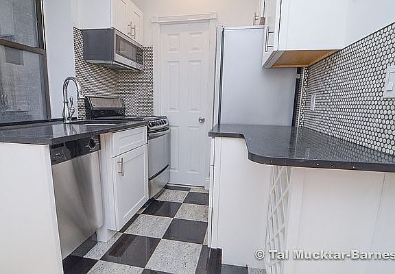 2nd image of 154 8th Ave #44R