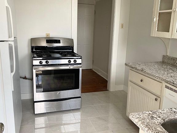 3rd image of 204 W Harrison Ave #B