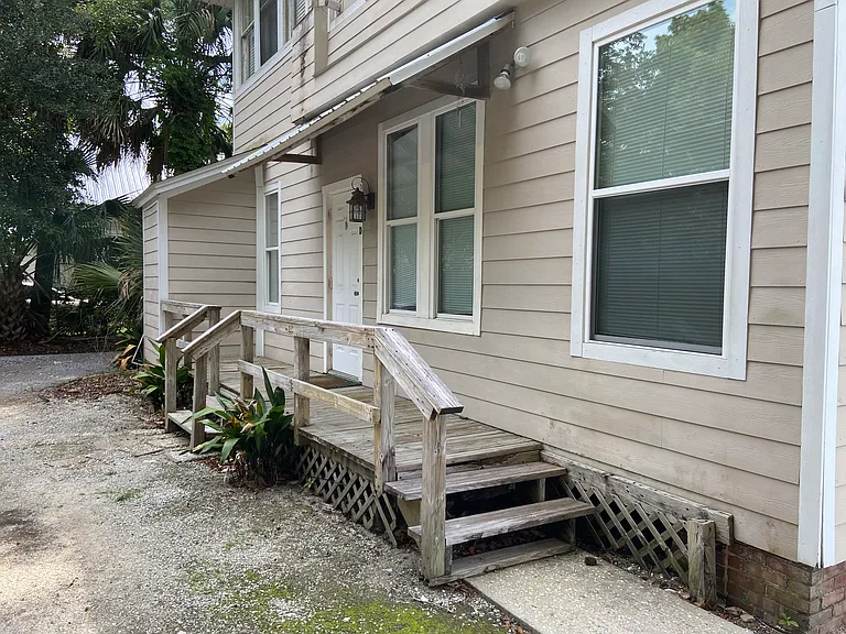 1012 E Cervantes St #D — Photo 2