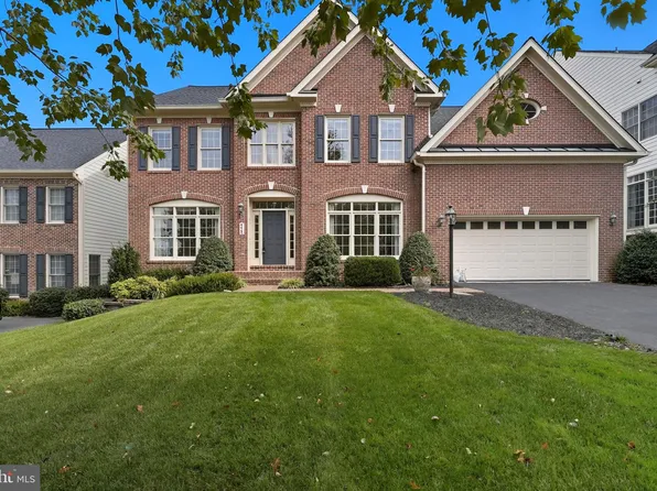 4445 Tuscany Ct, Woodbridge, VA 22192