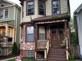1925 W Newport Ave, Chicago, IL 60657