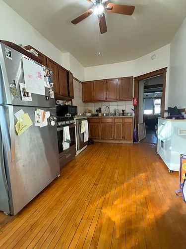 3326 N Clark St Photo 1