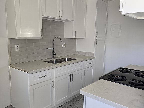 2nd image of 2122 E Avenue Q #6-9