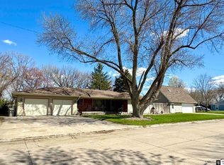 1307 10th Ave, Central City, NE 68826