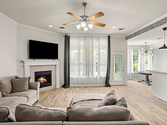 3rd image of 518 Valarie Ln
