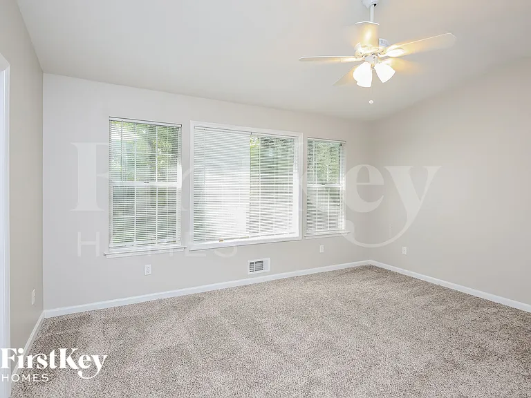 1121 Danube Trl — Photo 14