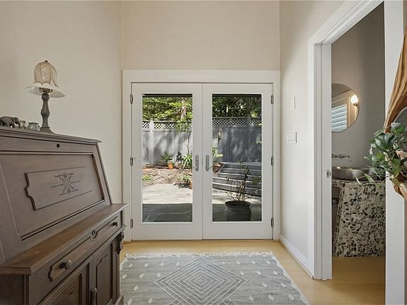 5th image of 109 Holdsworth Rd