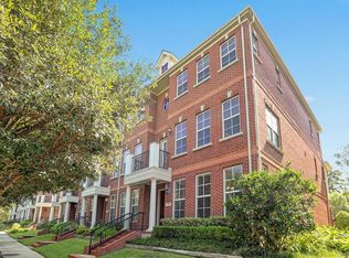 10 Islewood Blvd, Spring, TX 77380