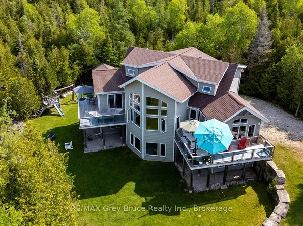 37 Paradise Dr, Northern Bruce Peninsula, ON N0H 2T0