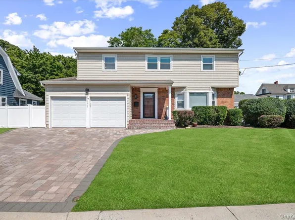 711 Koelbel Court, Baldwin, NY 11510