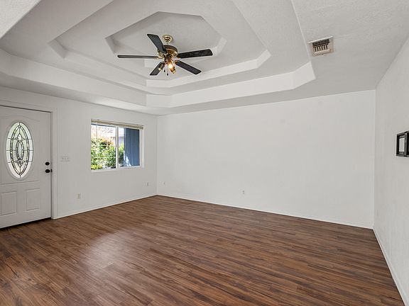 4th image of 943 Hopkins Rd