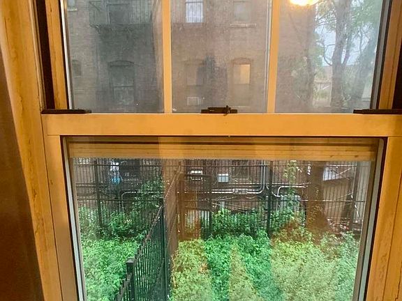 5th image of 548 W 50th St #2R