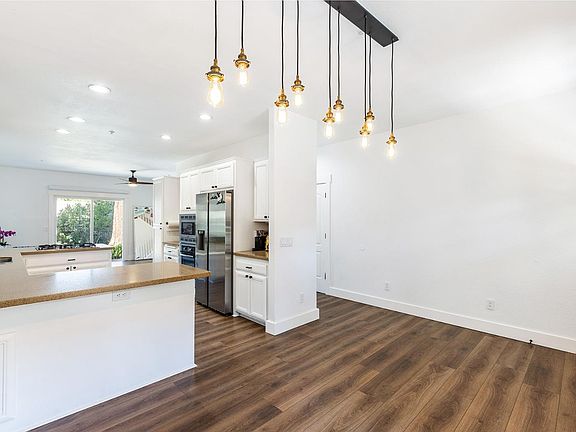 5th image of 8 Nicholas Court