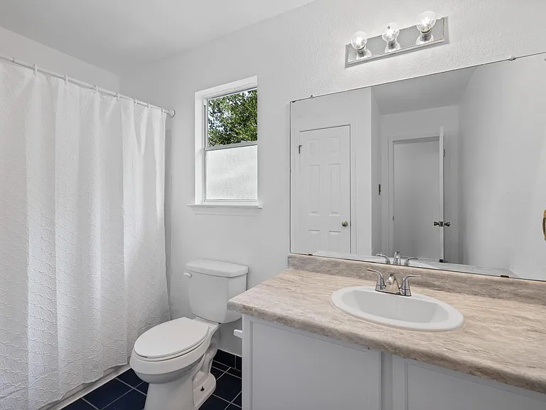 104 Grant Ct — Photo 21