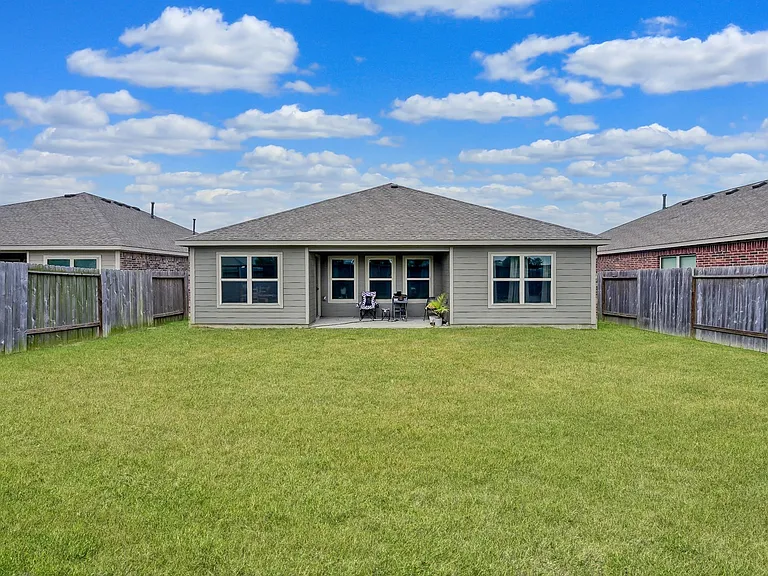 15127 Willow Tree Ln — Photo 33