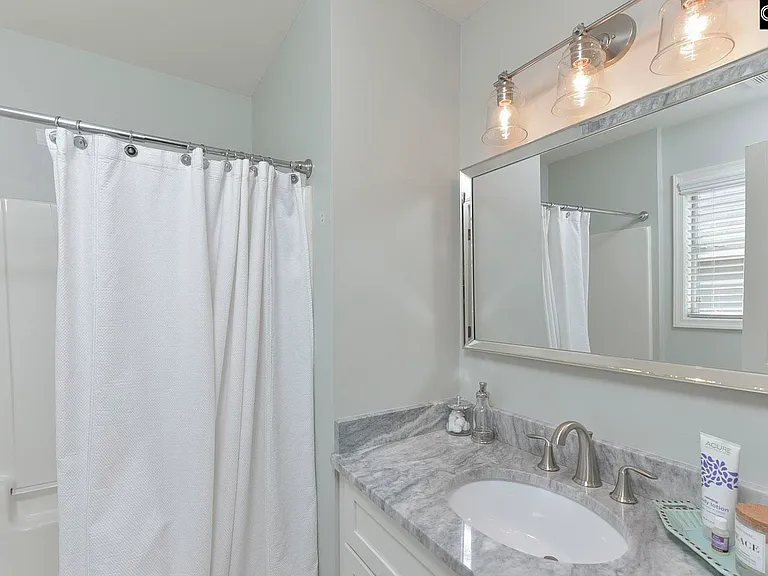 2823 Gadsden St — Photo 10